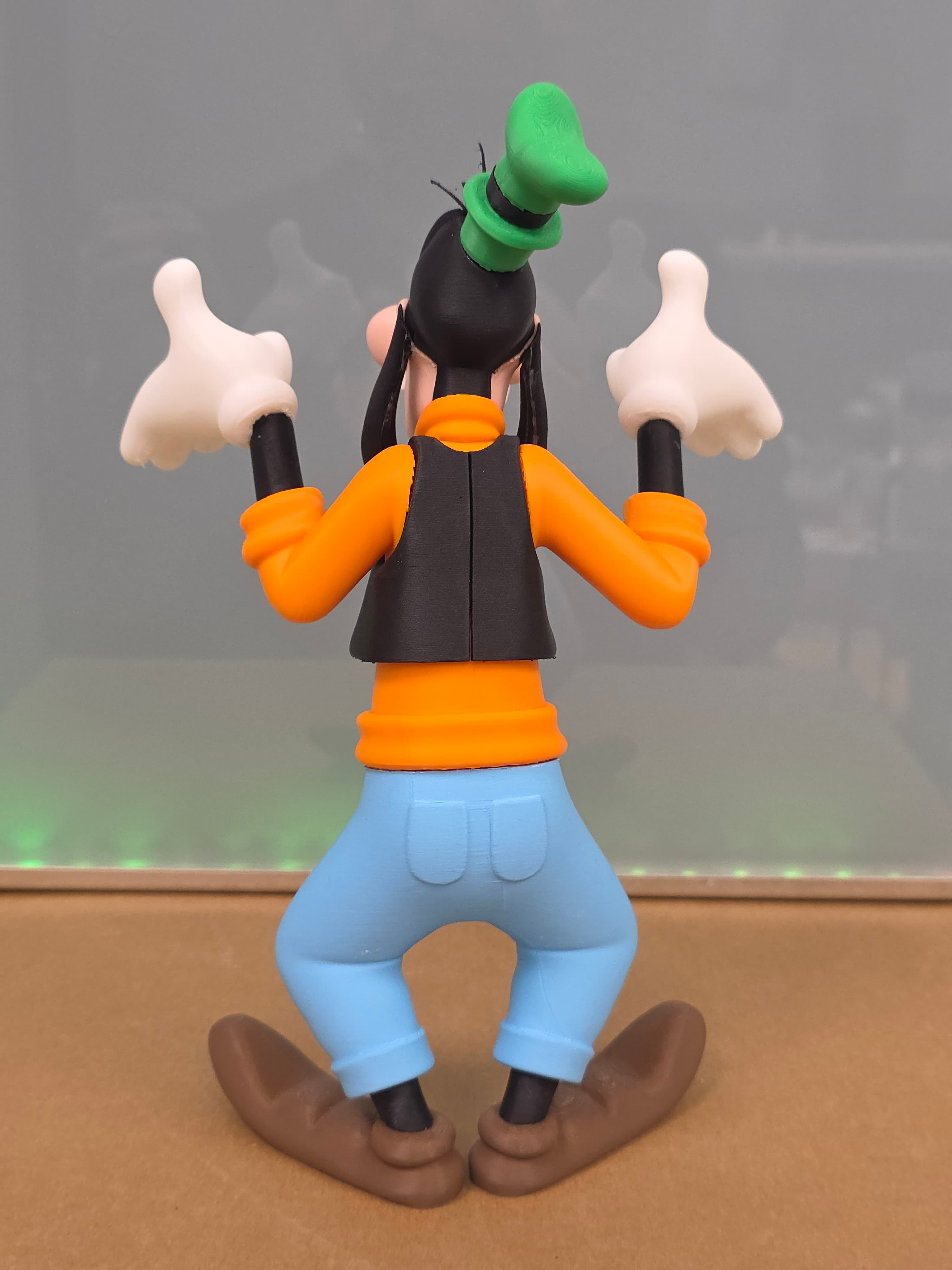 Dingo (Goofy) — figurine multicolore
