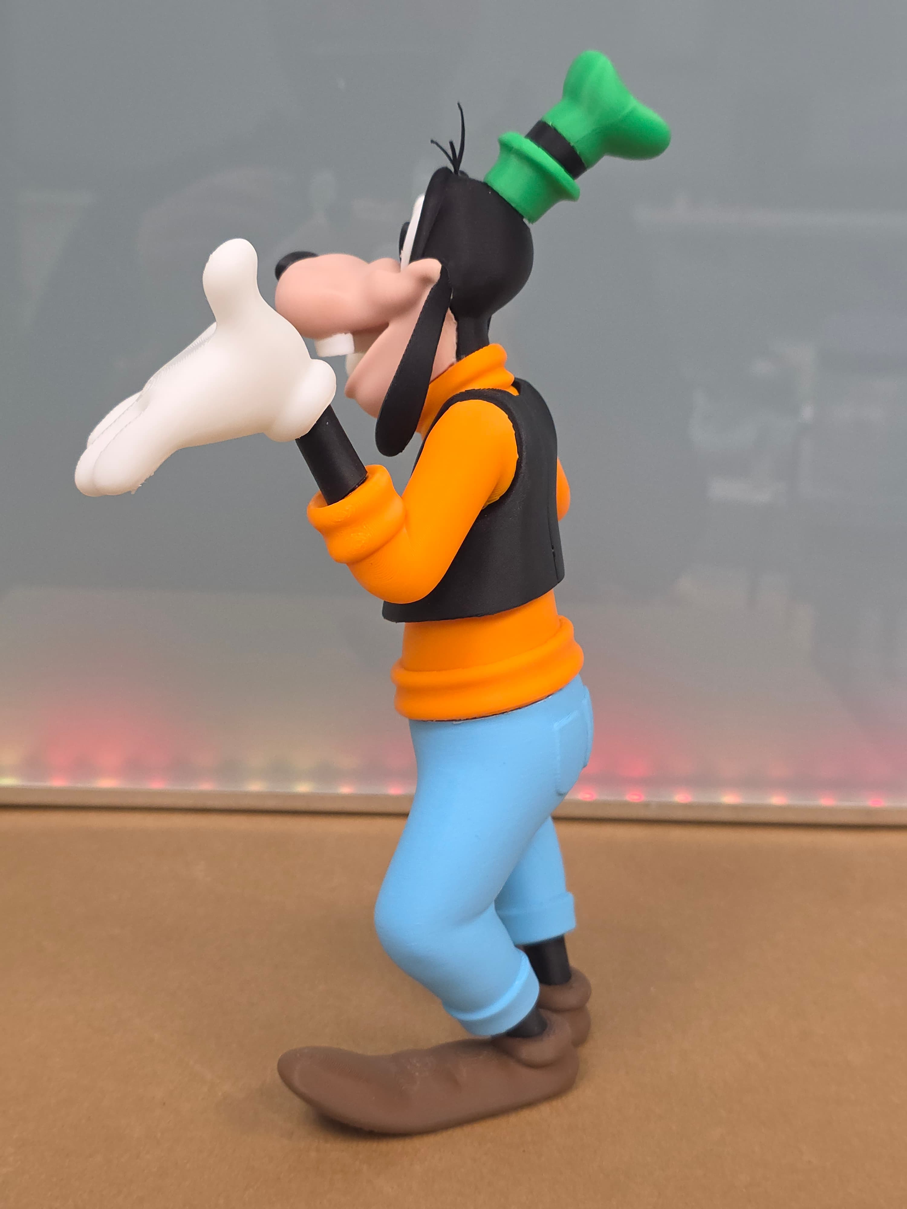 Dingo (Goofy) — figurine multicolore