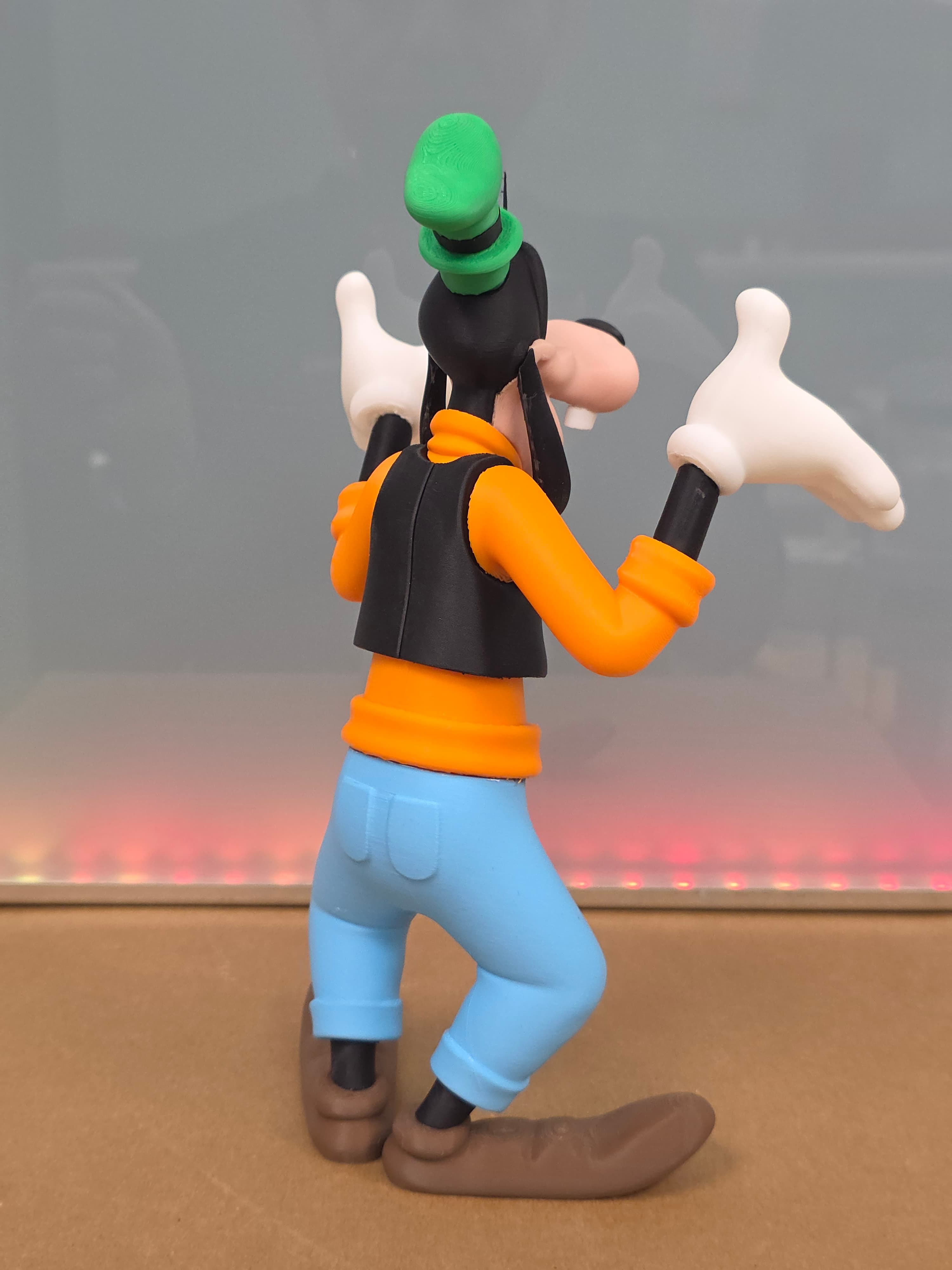 Dingo (Goofy) — figurine multicolore