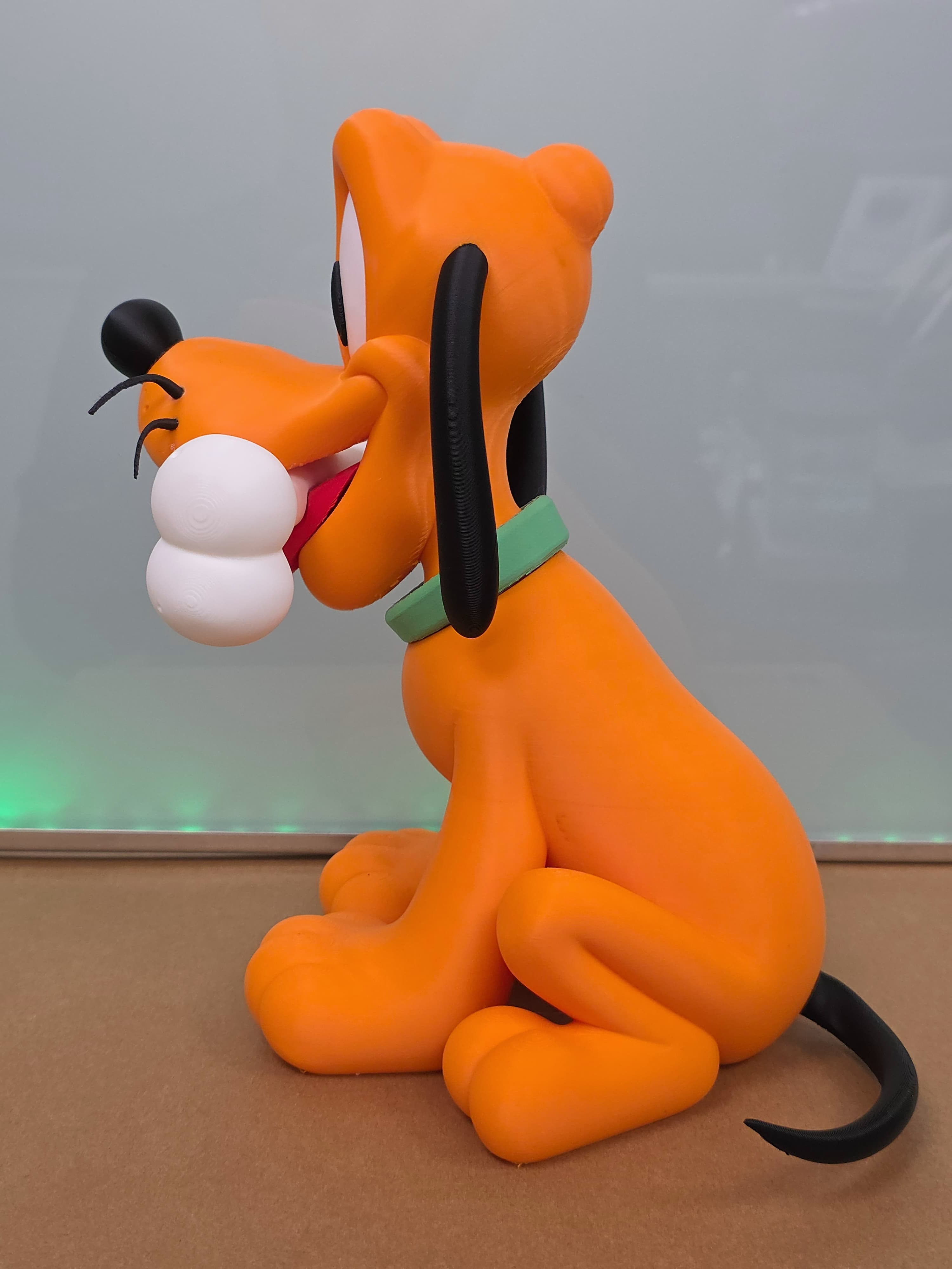 Pluto — figurine multicolore