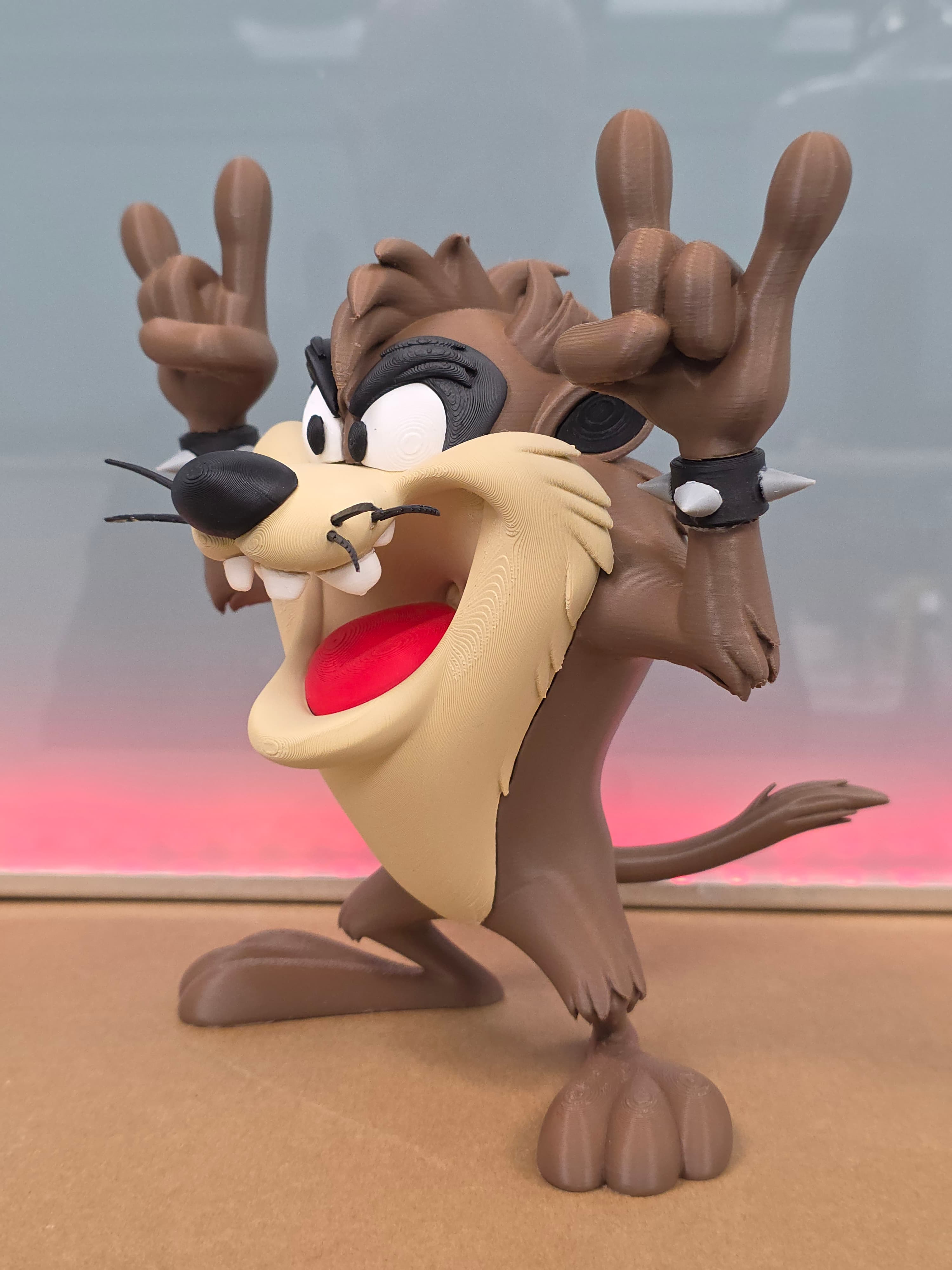 Taz le Rocker — figurine multicolore
