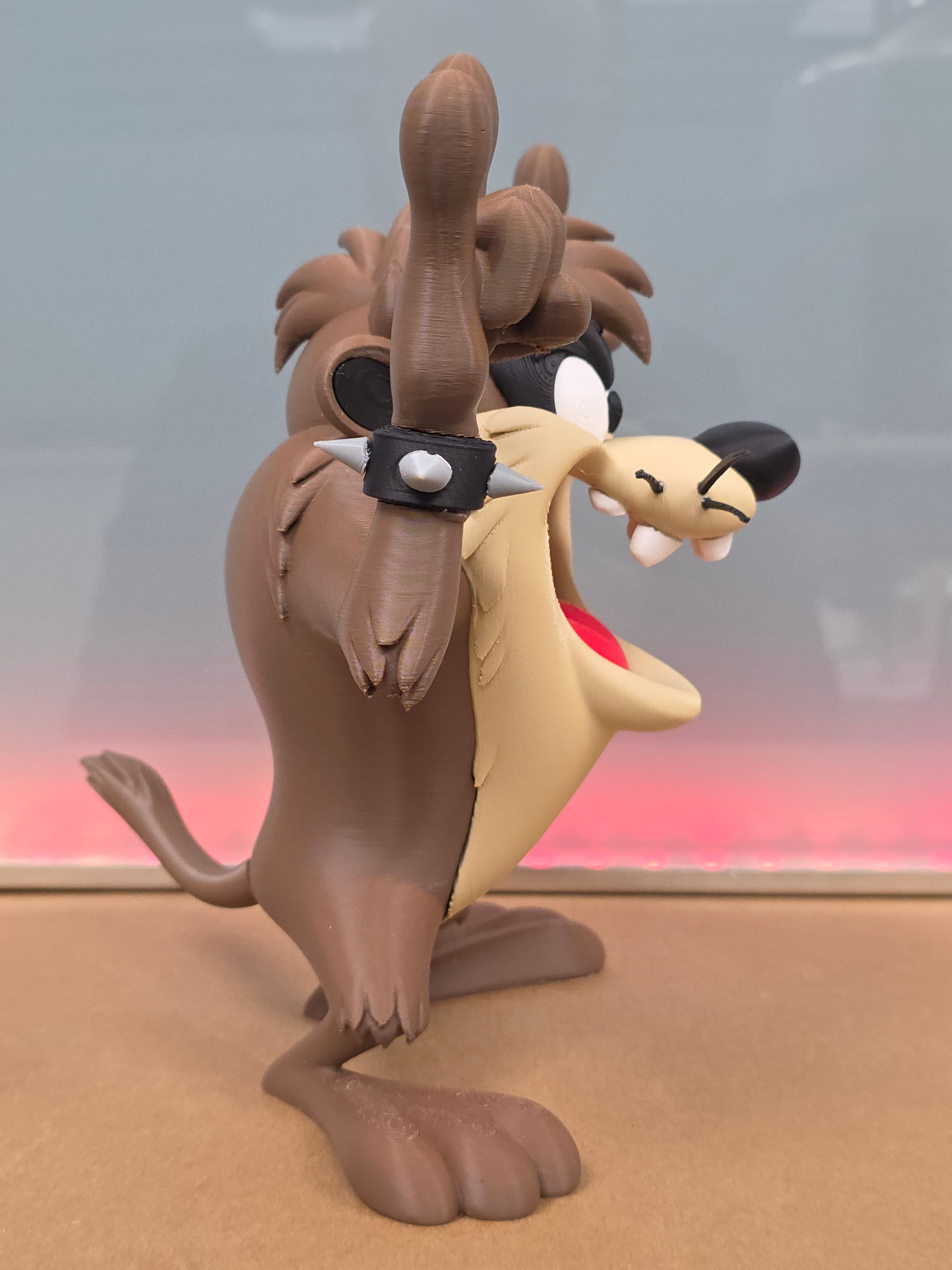 Taz le Rocker — figurine multicolore