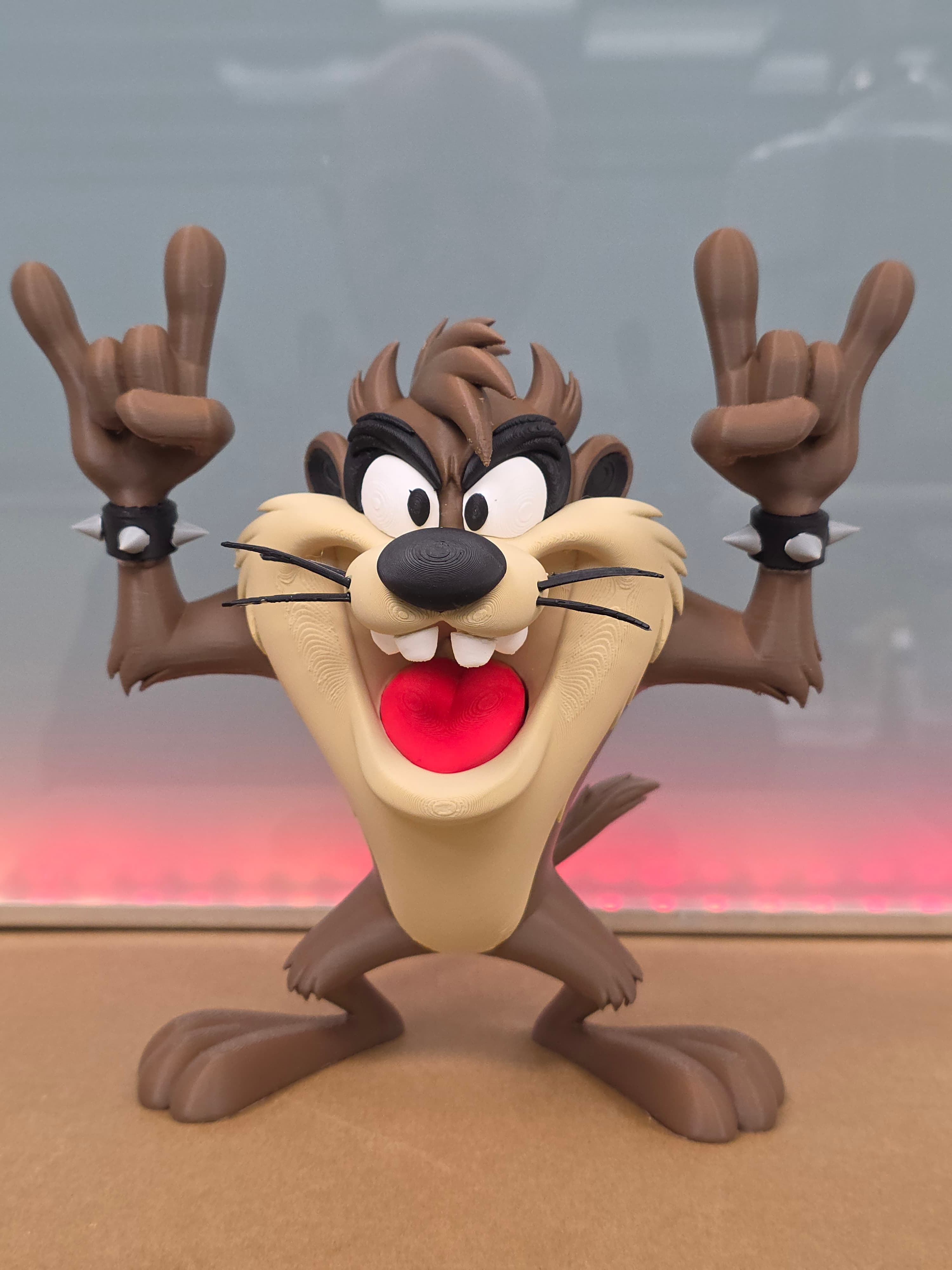 Taz le Rocker — figurine multicolore