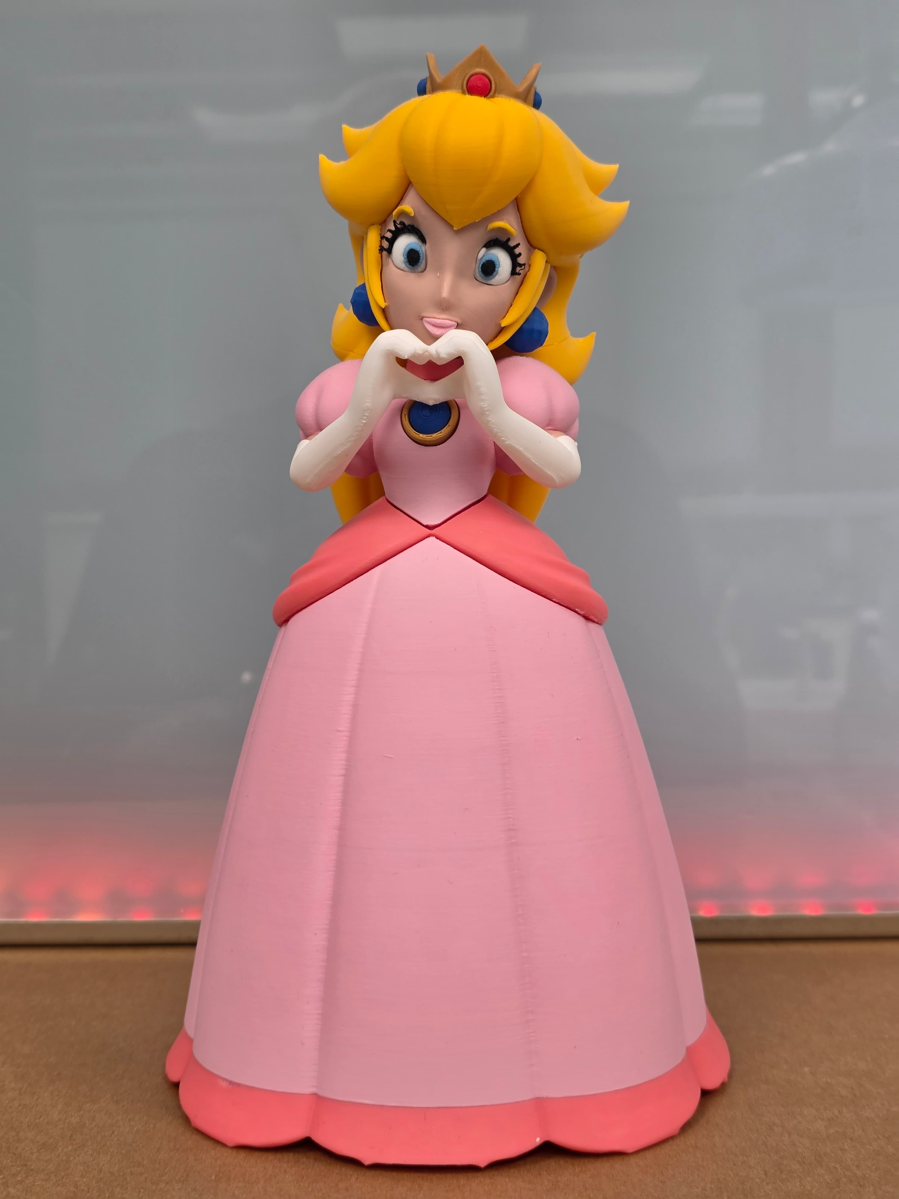 Princesse Peach — figurine multicolore