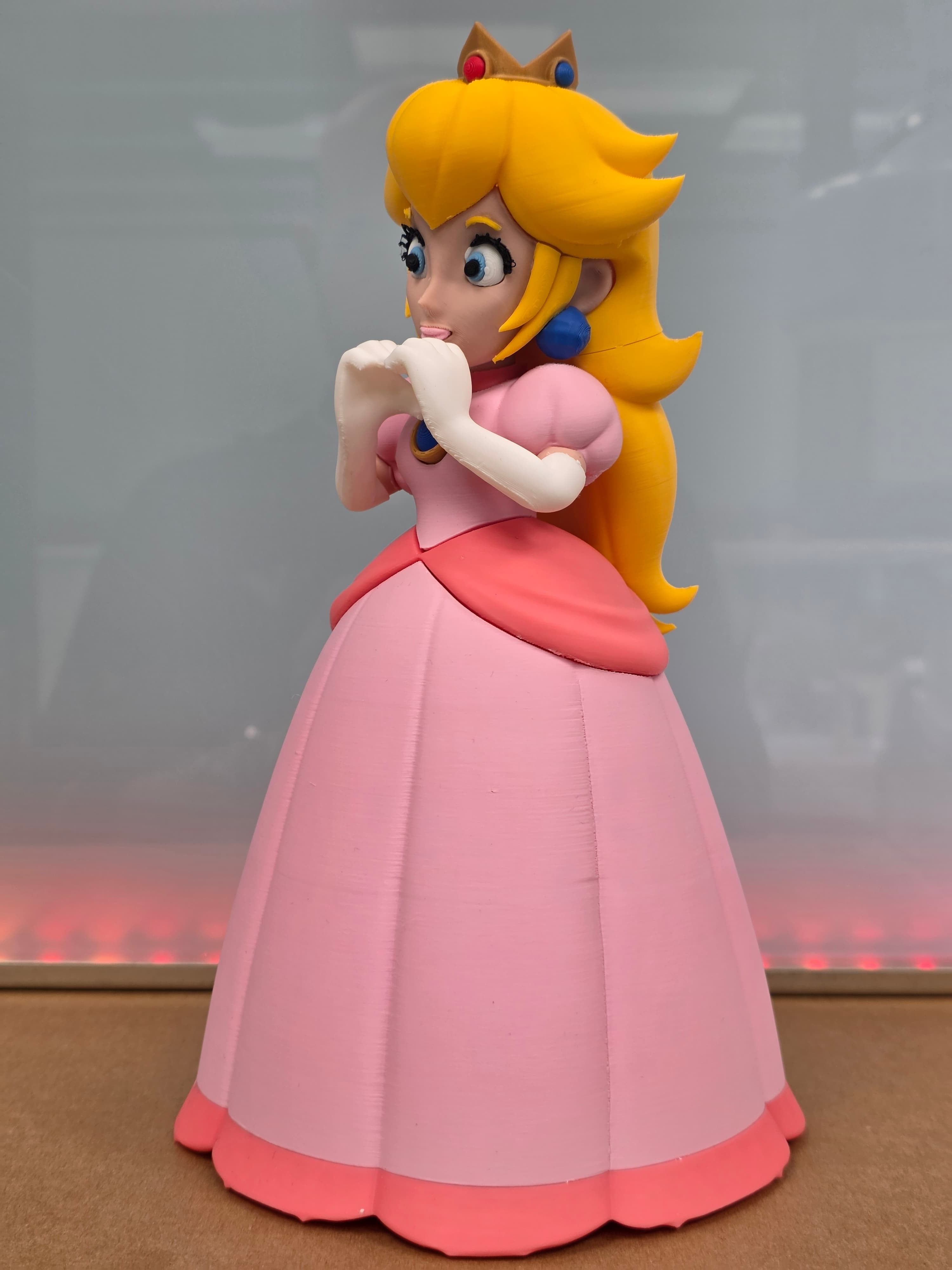 Princesse Peach — figurine multicolore