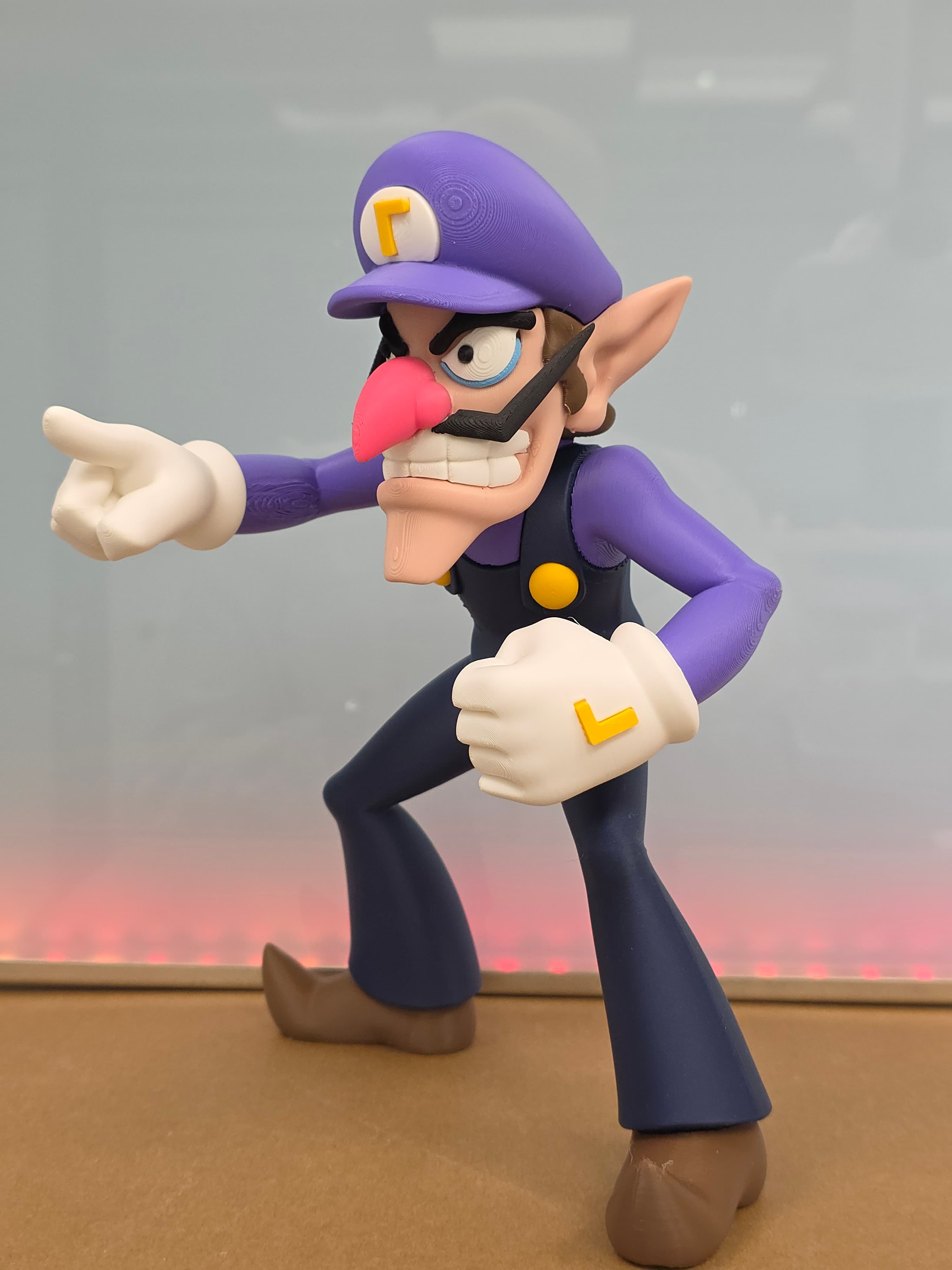 Waluigi — figurine multicolore