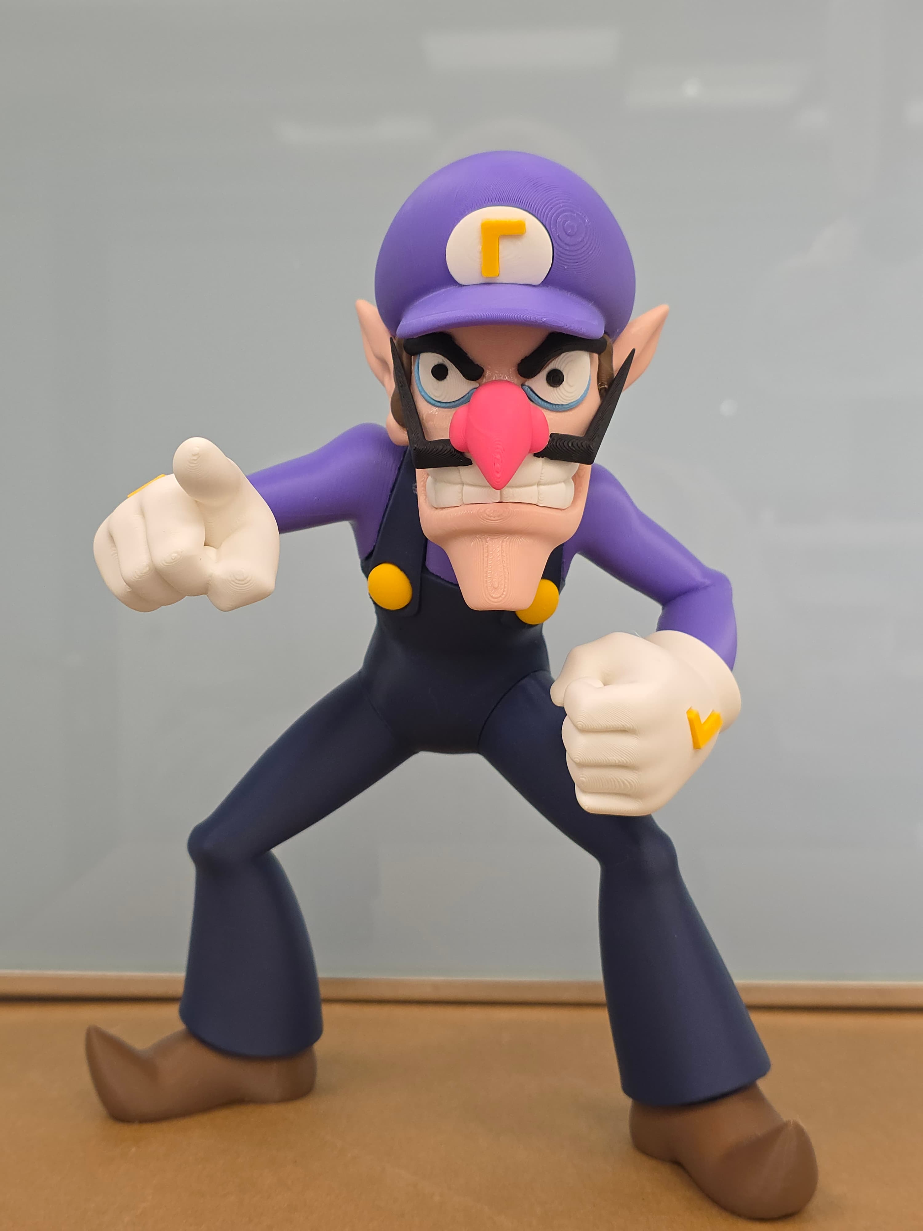 Waluigi — figurine multicolore