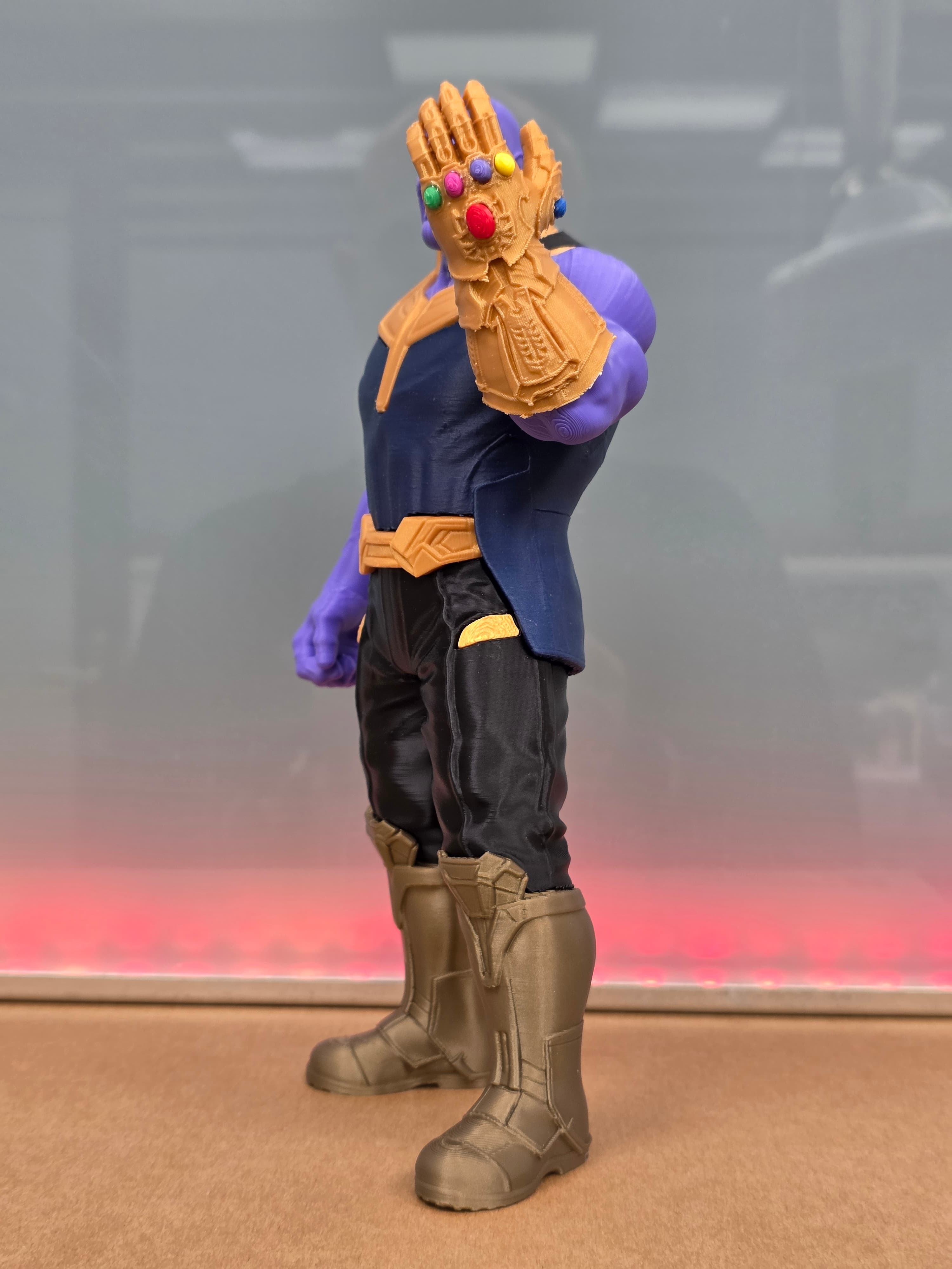 Thanos — figurine multicolore