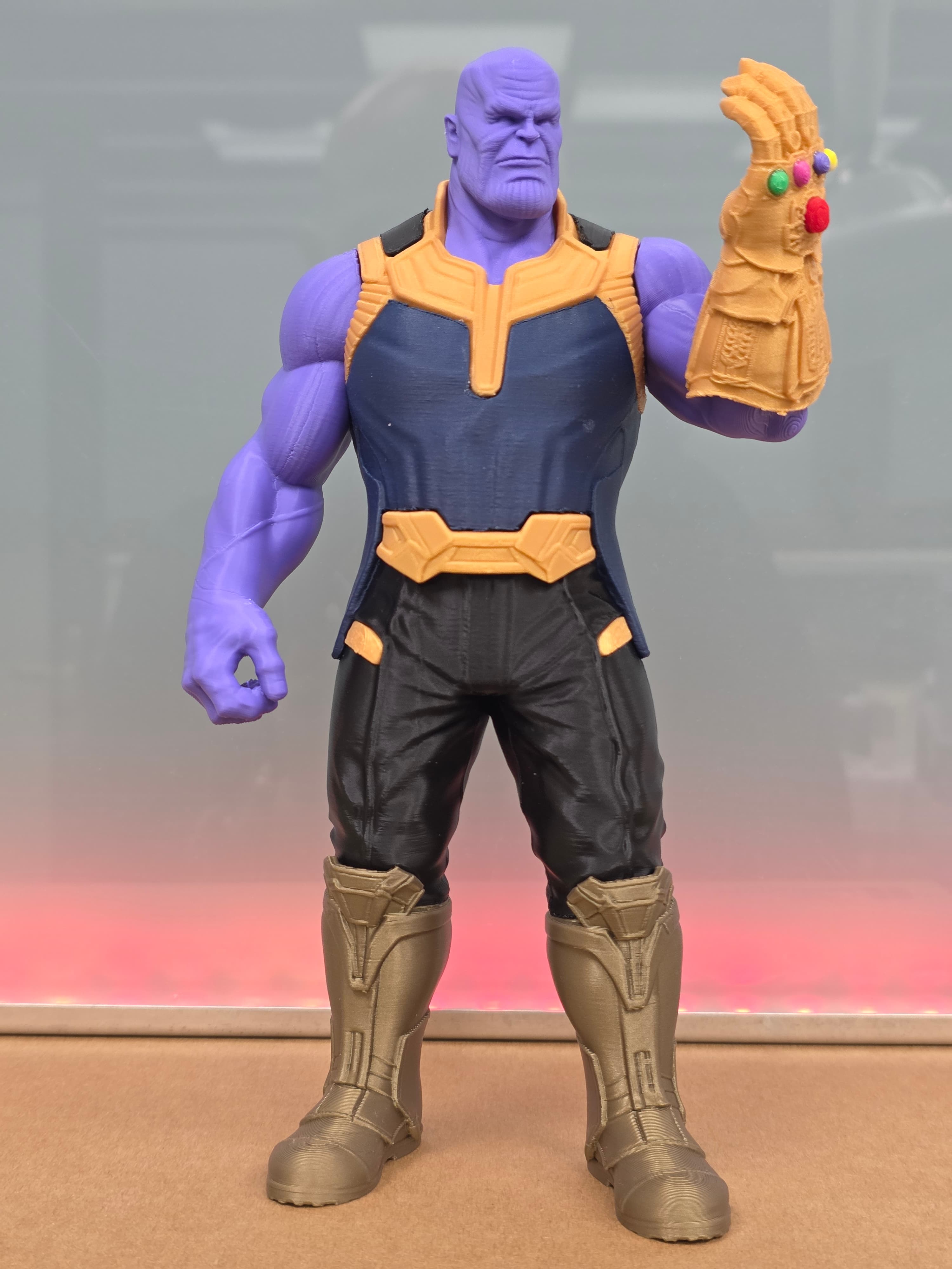 Thanos — figurine multicolore