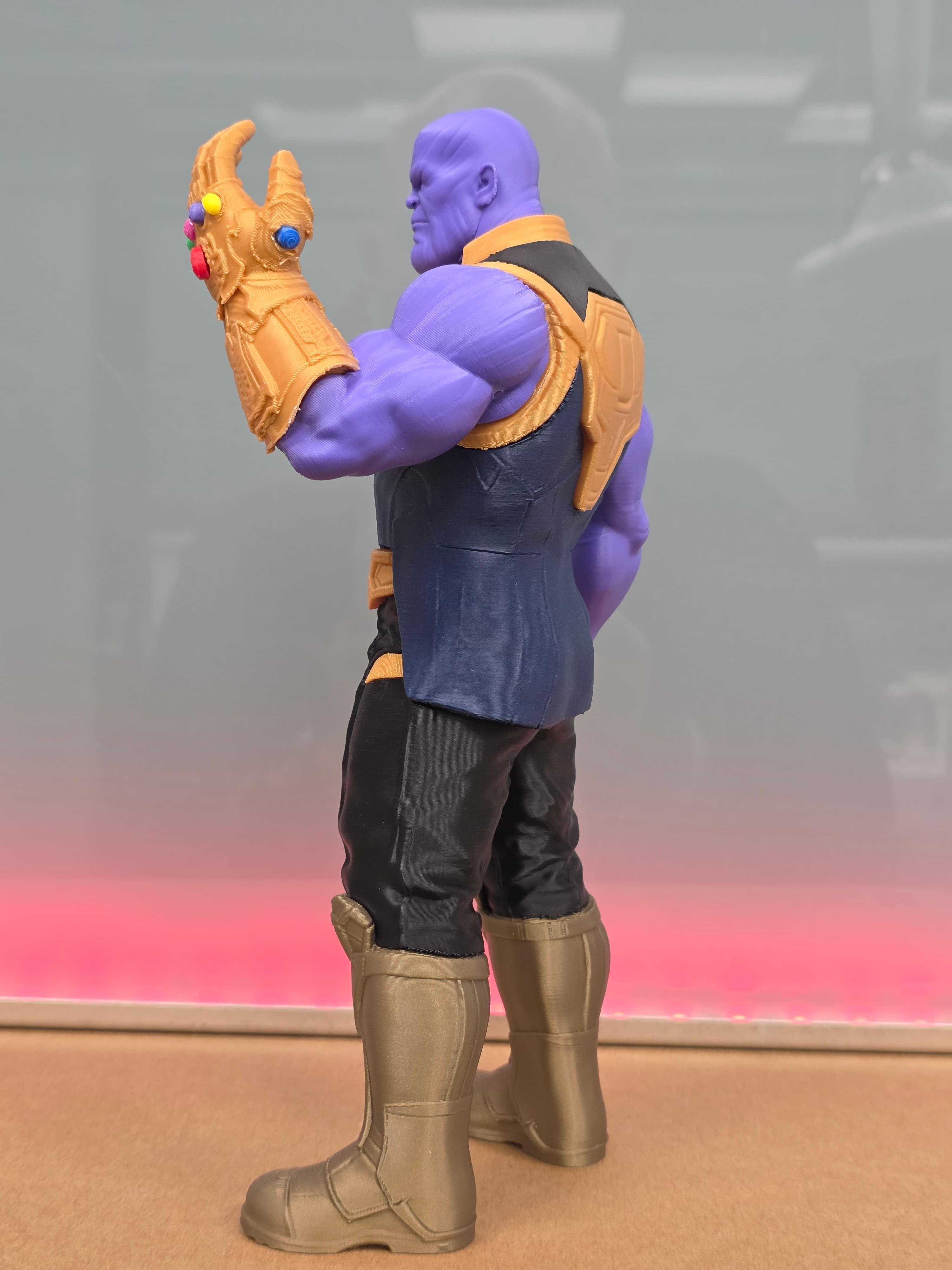 Thanos — figurine multicolore