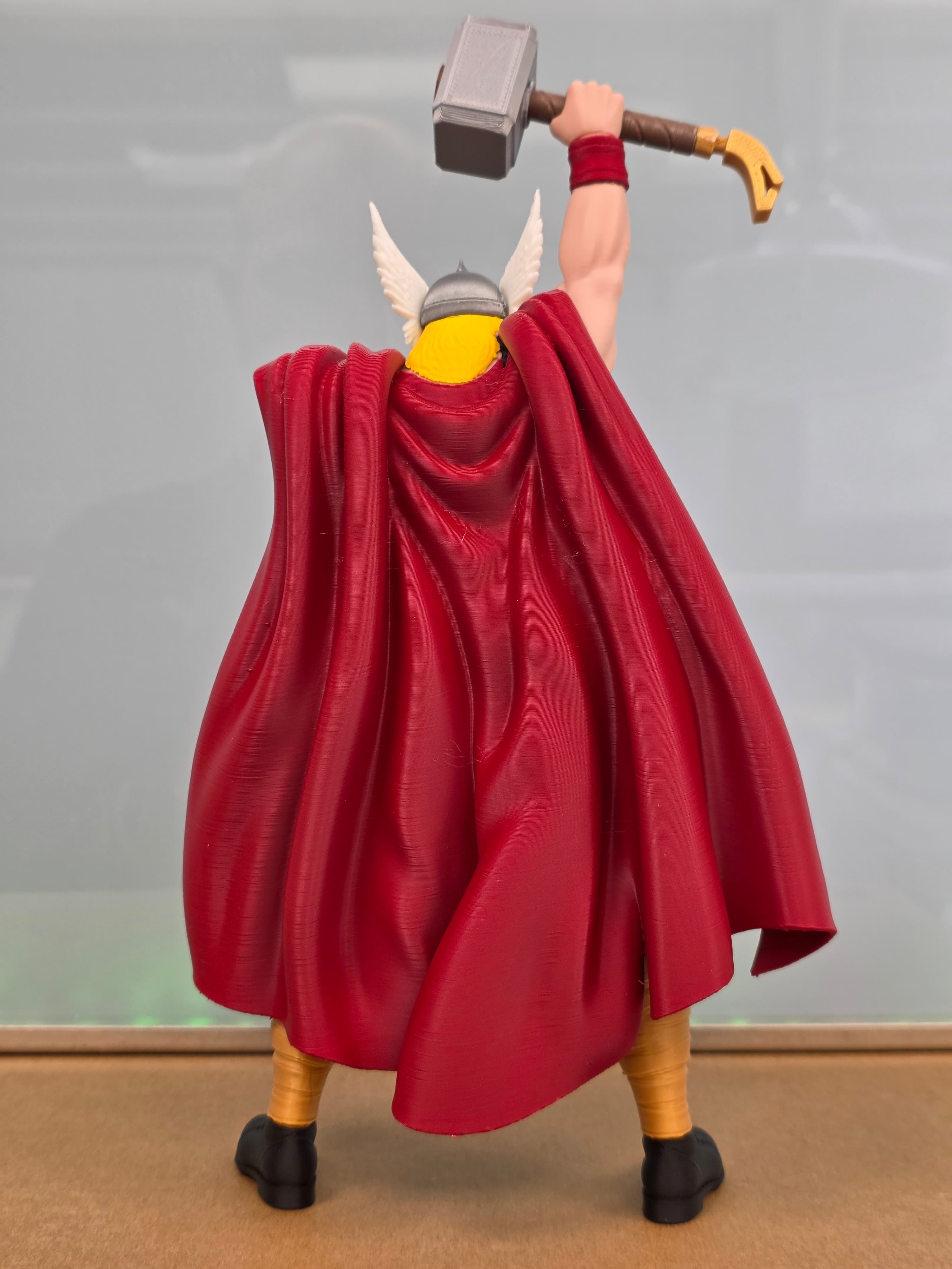 Thor — figurine multicolore