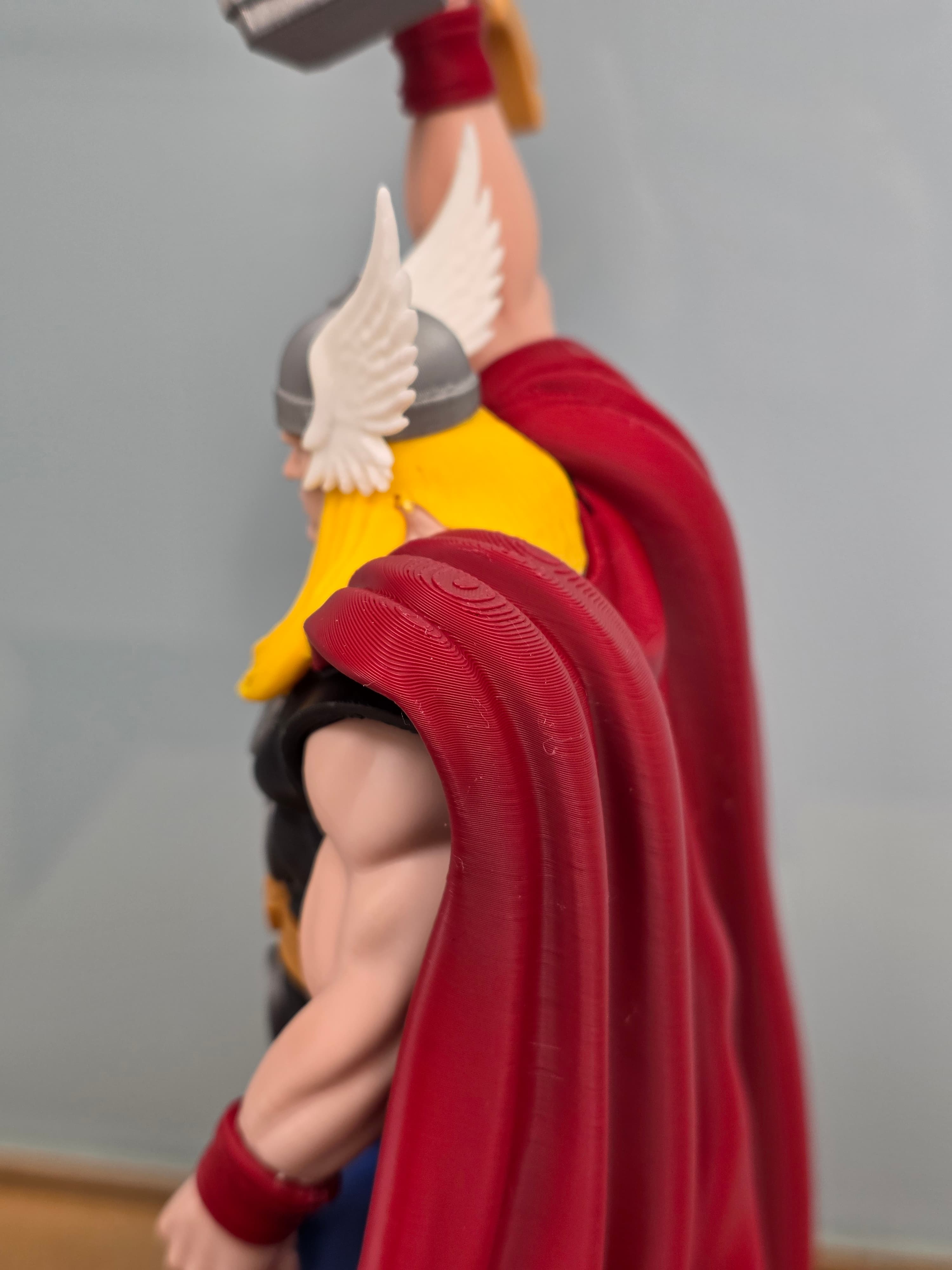 Thor — figurine multicolore