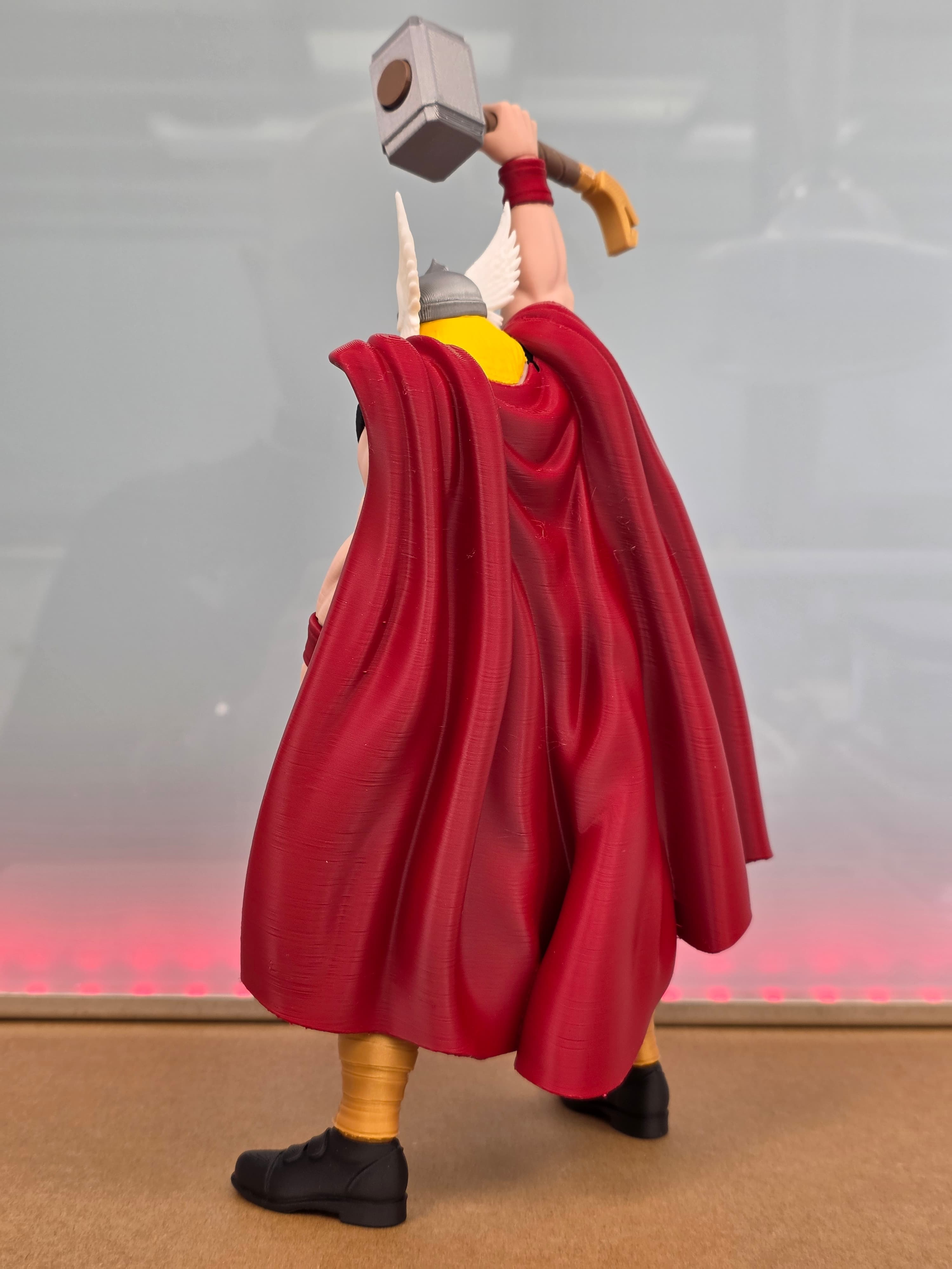 Thor — figurine multicolore